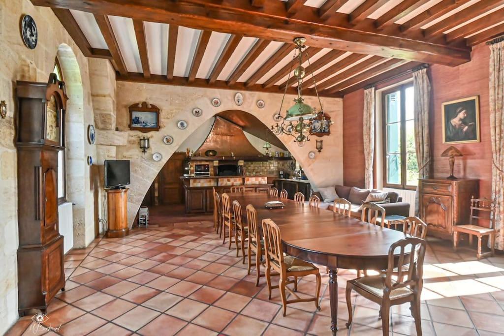 Chateau Couffins Asques Exterior photo